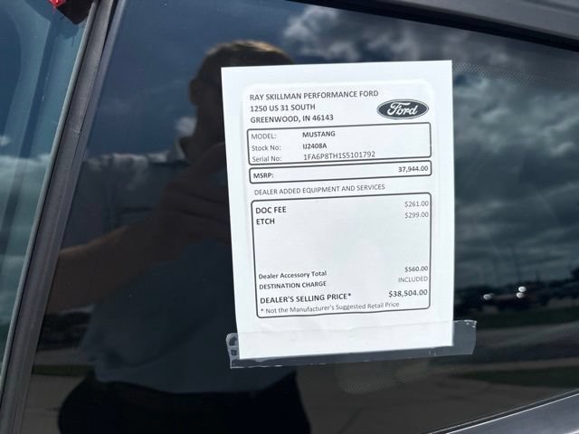Certified 2025 Ford Mustang Coupe RWD image 3