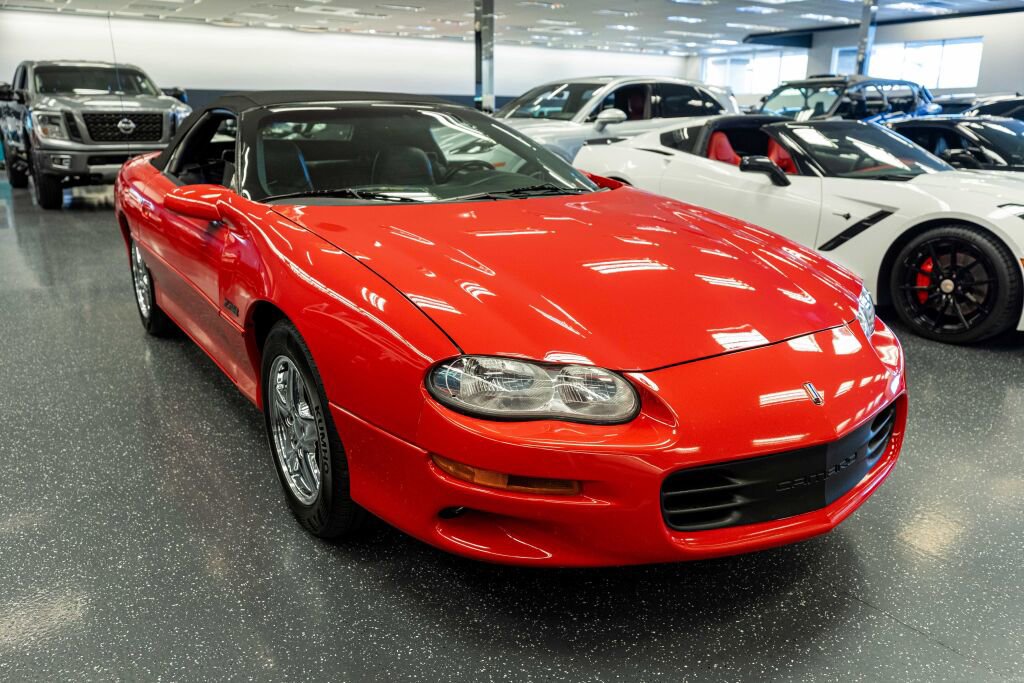 Used 1998 Chevrolet Camaro Z28 RWD image 3