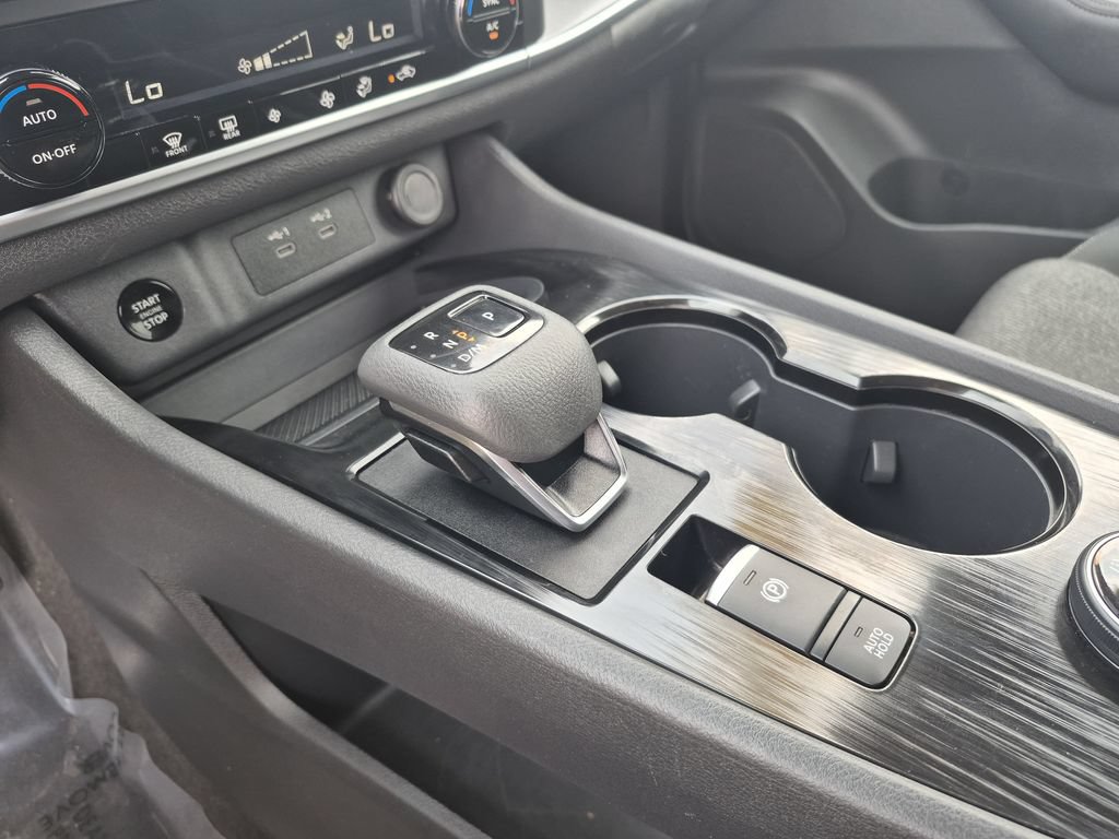 Used 2025 Nissan Rogue SV AWD/4WD image 10