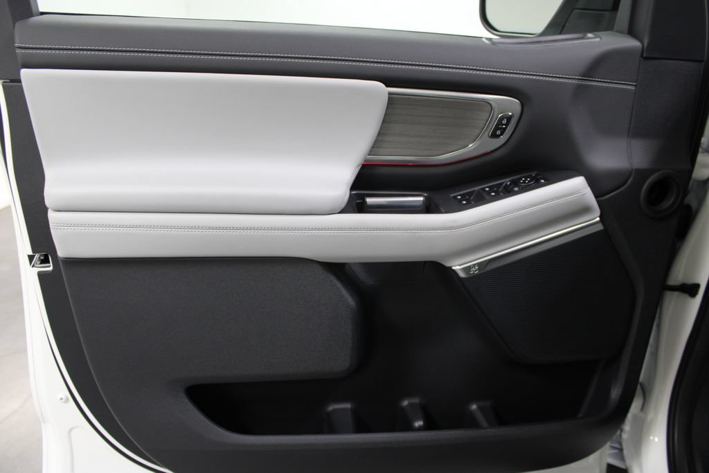 New 2027 Ford Expedition Platinum RWD image 17