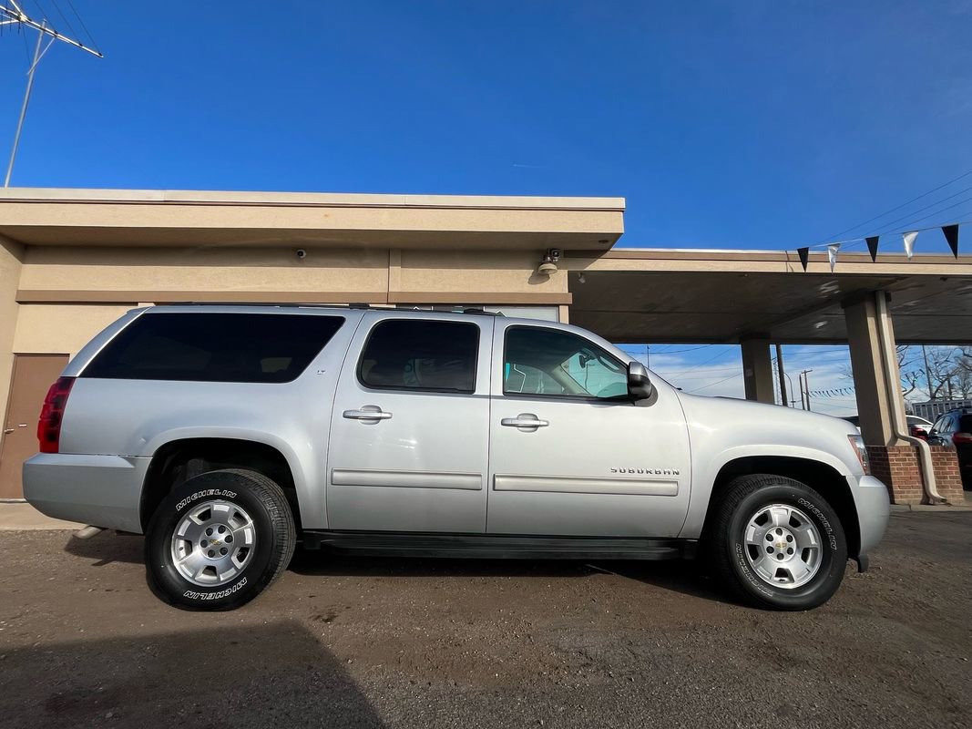 Used 2014 Chevrolet Suburban LT image 10