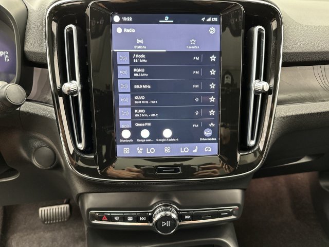 Used 2023 Volvo C40 P8 Recharge Plus w/ Climate Package AWD/4WD image 16