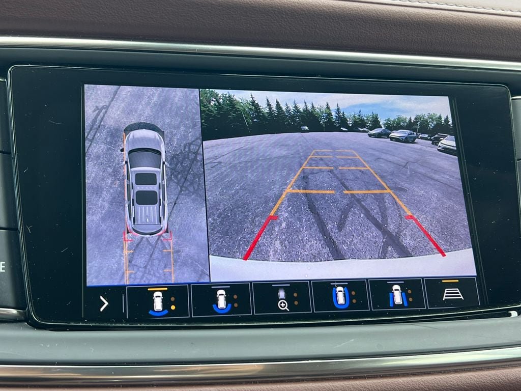 Used 2021 Buick Enclave Avenir w/ Avenir Technology Package AWD/4WD image 27