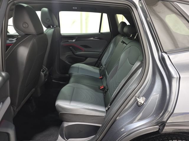 Used 2025 Volkswagen Tiguan SE R-Line AWD/4WD image 28