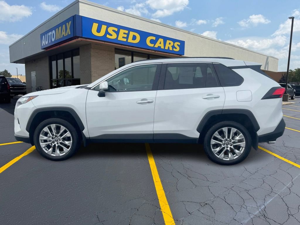Used 2025 Toyota RAV4 Limited w/ Weather Package image 8