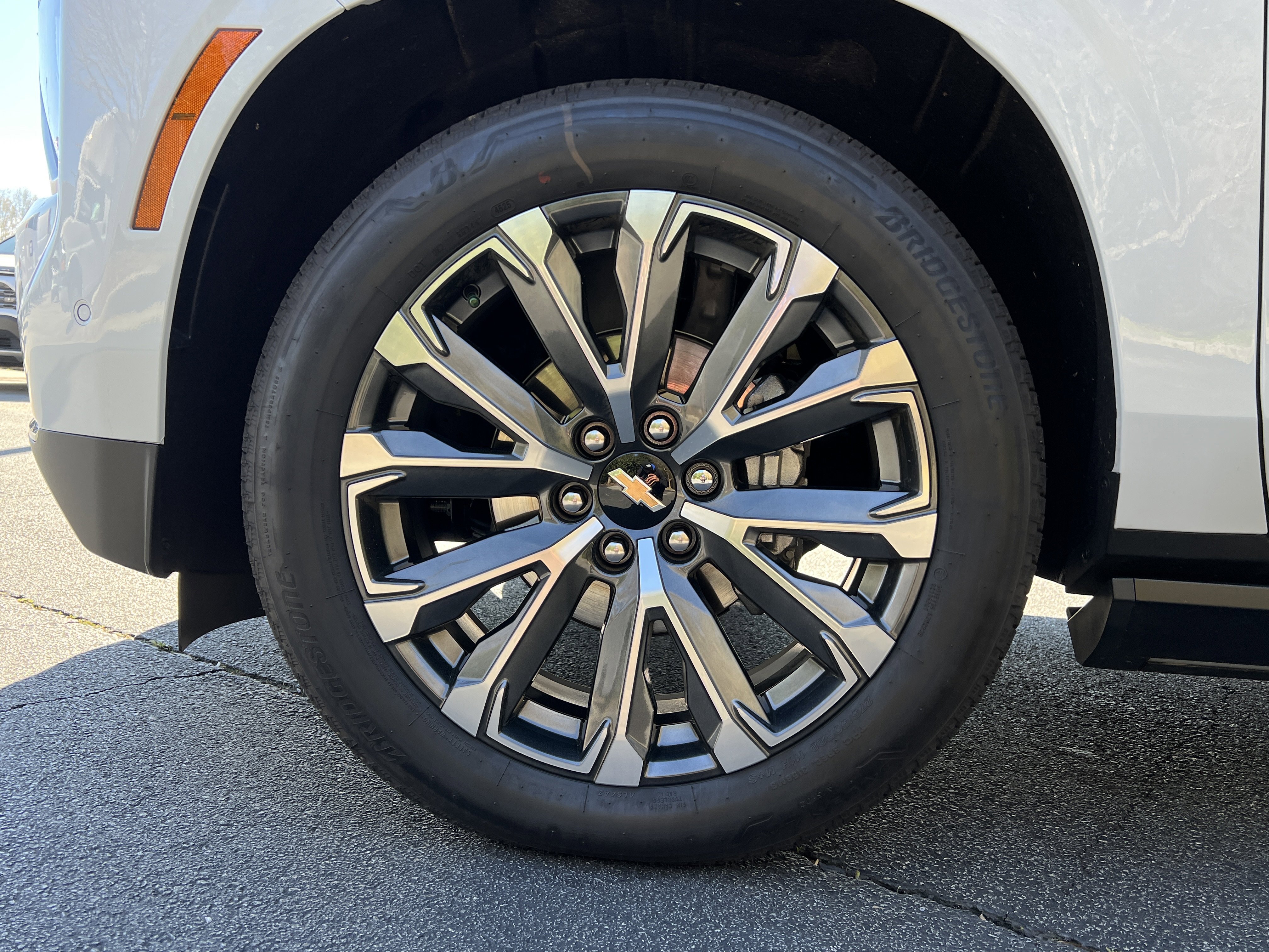 New 2026 Chevrolet Suburban High Country AWD/4WD image 13