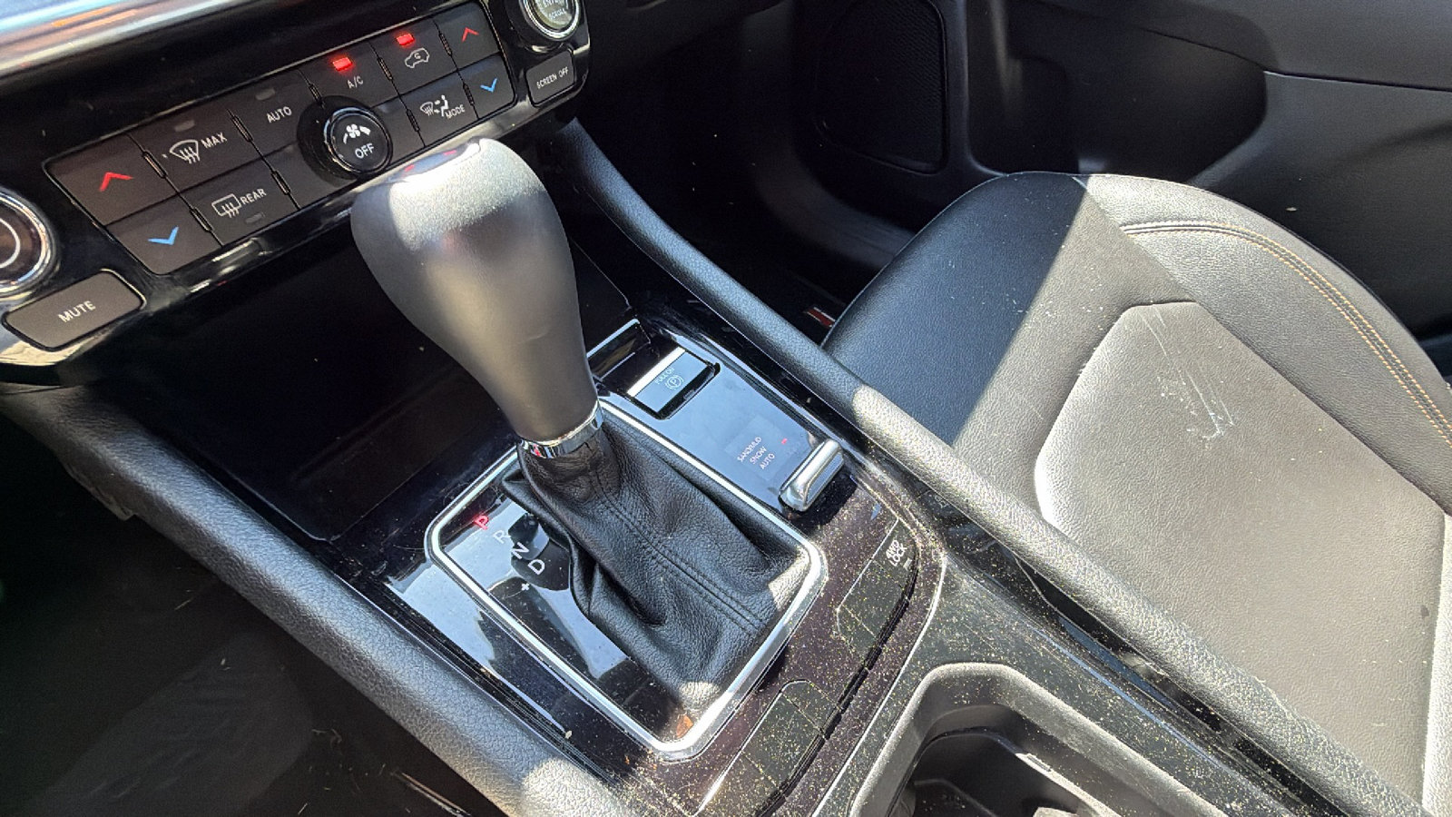 Used 2024 Jeep Compass Limited image 30