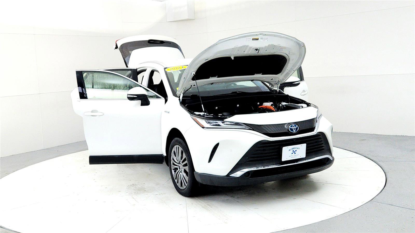 Used 2021 Toyota Venza Limited image 9