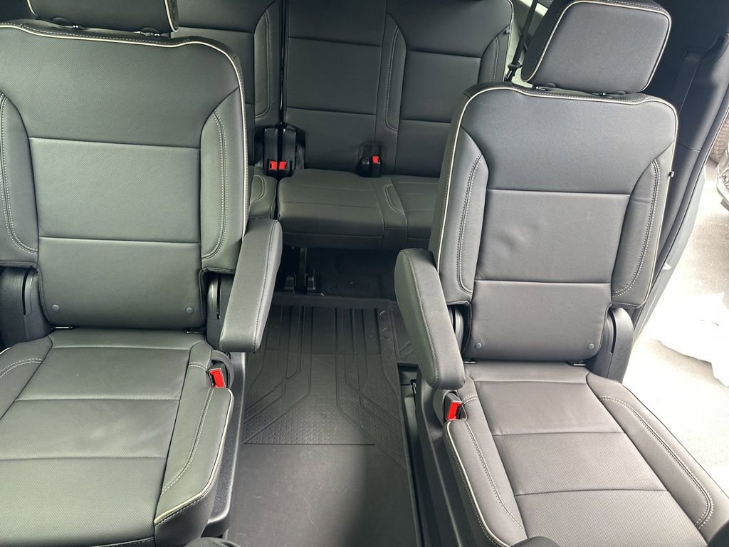New 2026 Chevrolet Suburban Premier w/ Sun And Tow Package image 32