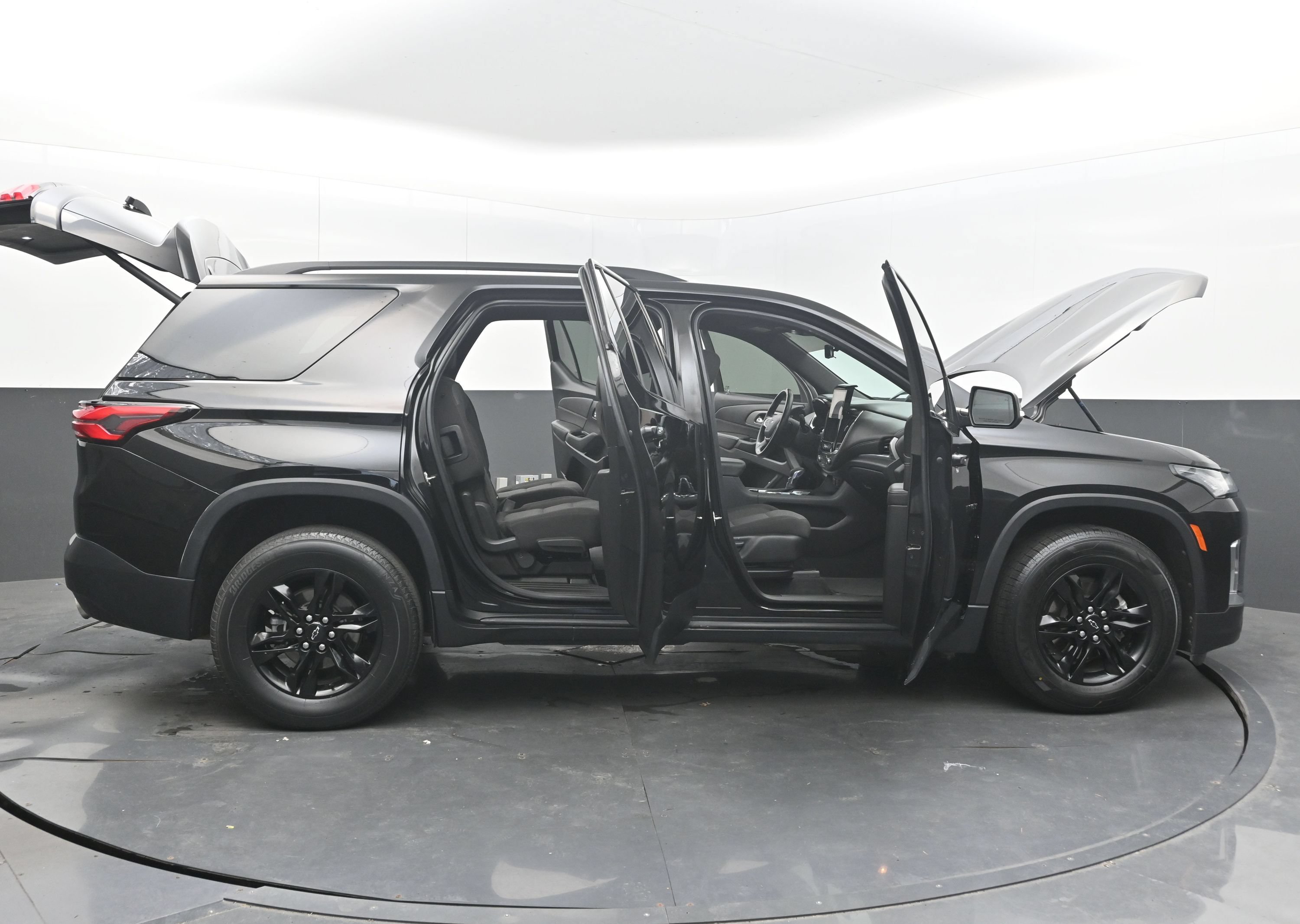 Used 2023 Chevrolet Traverse LT FWD image 52