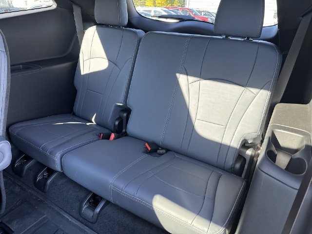 Used 2024 Buick Enclave Essence w/ Experience Buick Package AWD/4WD image 35