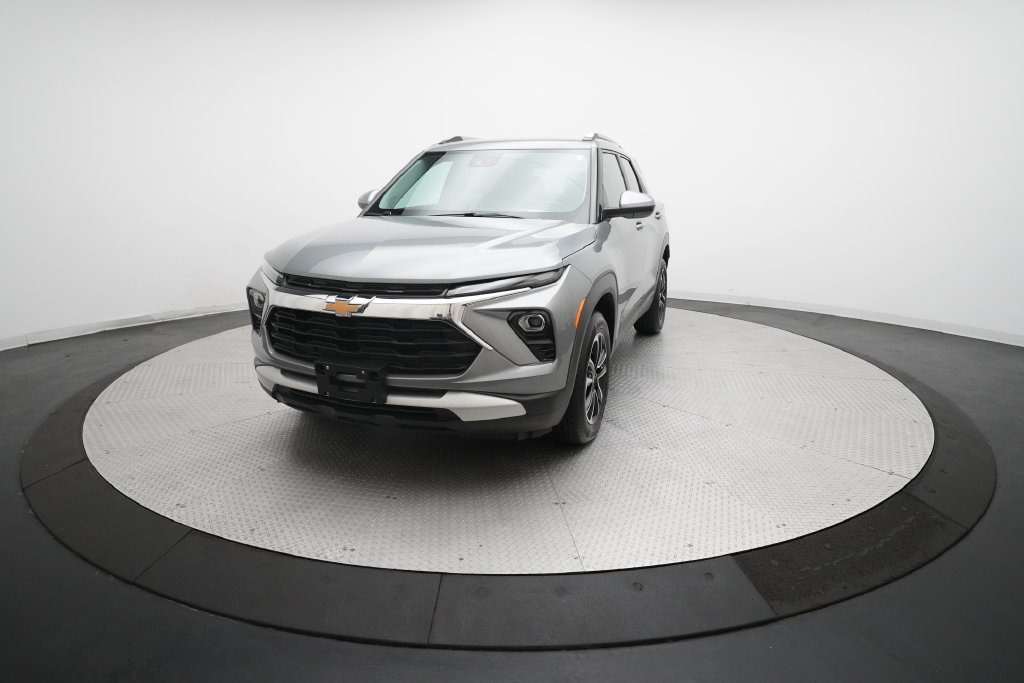 Used 2025 Chevrolet TrailBlazer LT AWD/4WD image 12