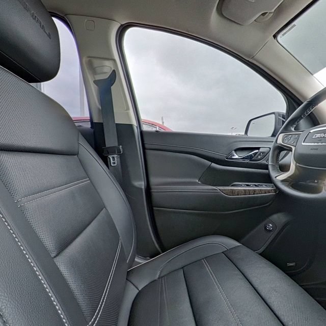 Used 2023 GMC Acadia Denali w/ Black Diamond Edition FWD image 30
