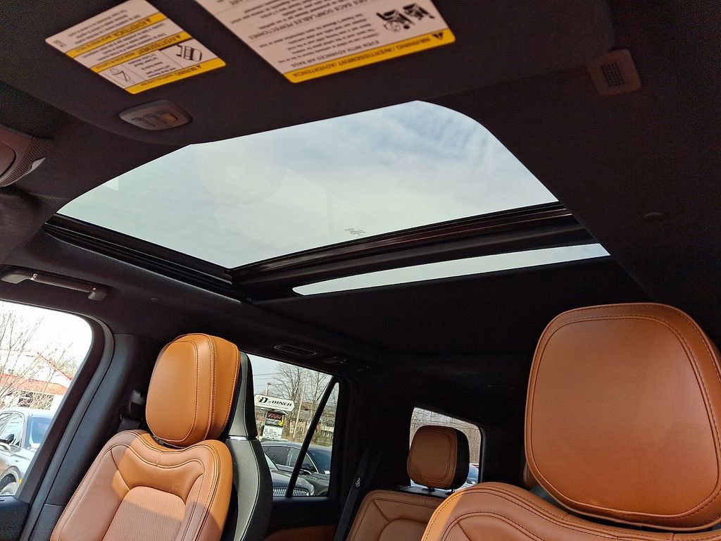 Used 2019 Lincoln Navigator Reserve image 15