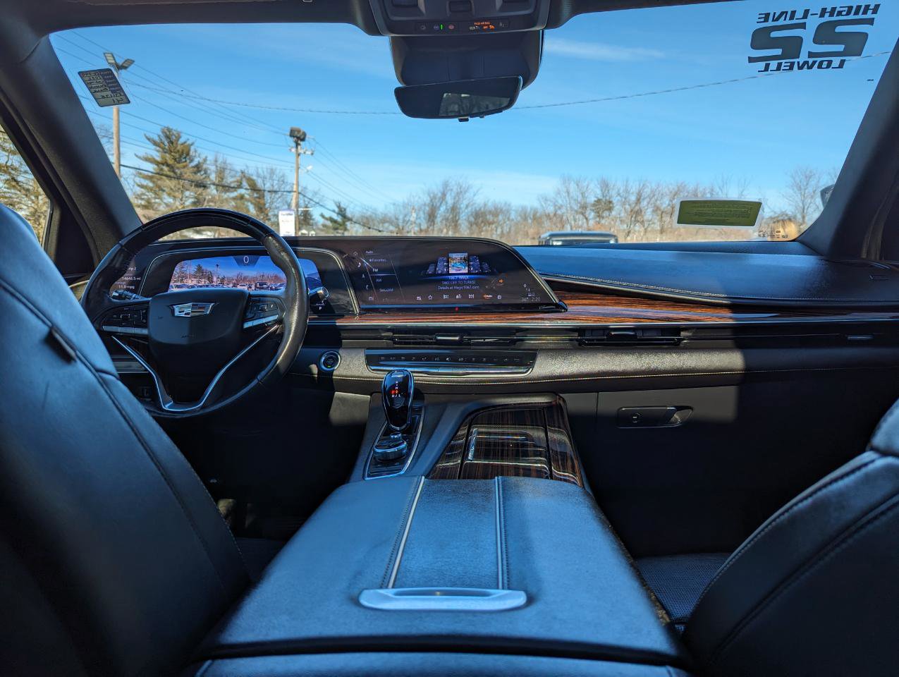 Used 2022 Cadillac Escalade Premium Luxury image 33