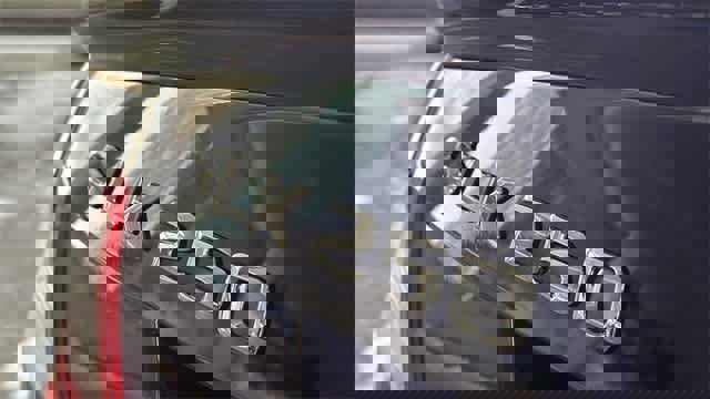 Used 2015 Mercedes-Benz SLK 250 image 9