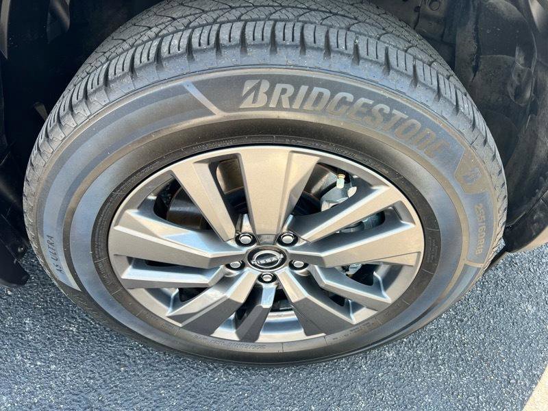 Used 2023 Nissan Pathfinder SV image 23