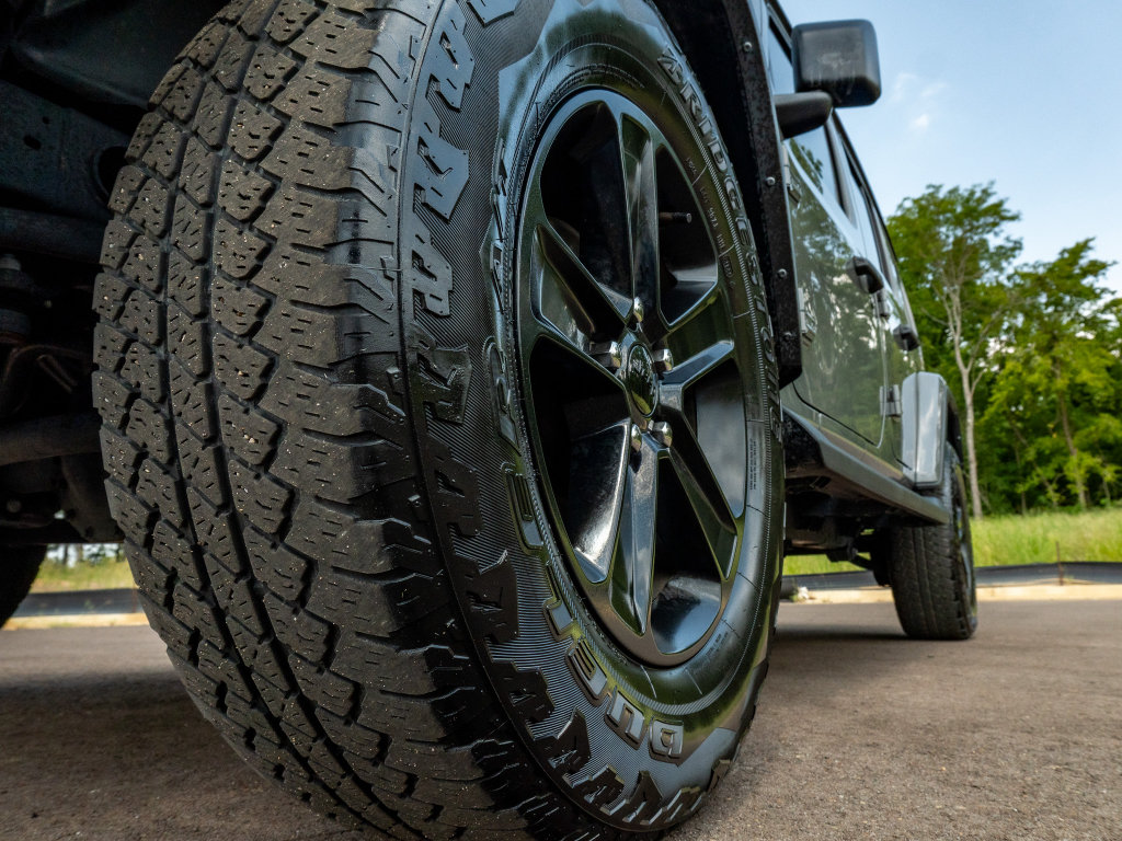 Used 2022 Jeep Wrangler Unlimited Sahara AWD/4WD image 9