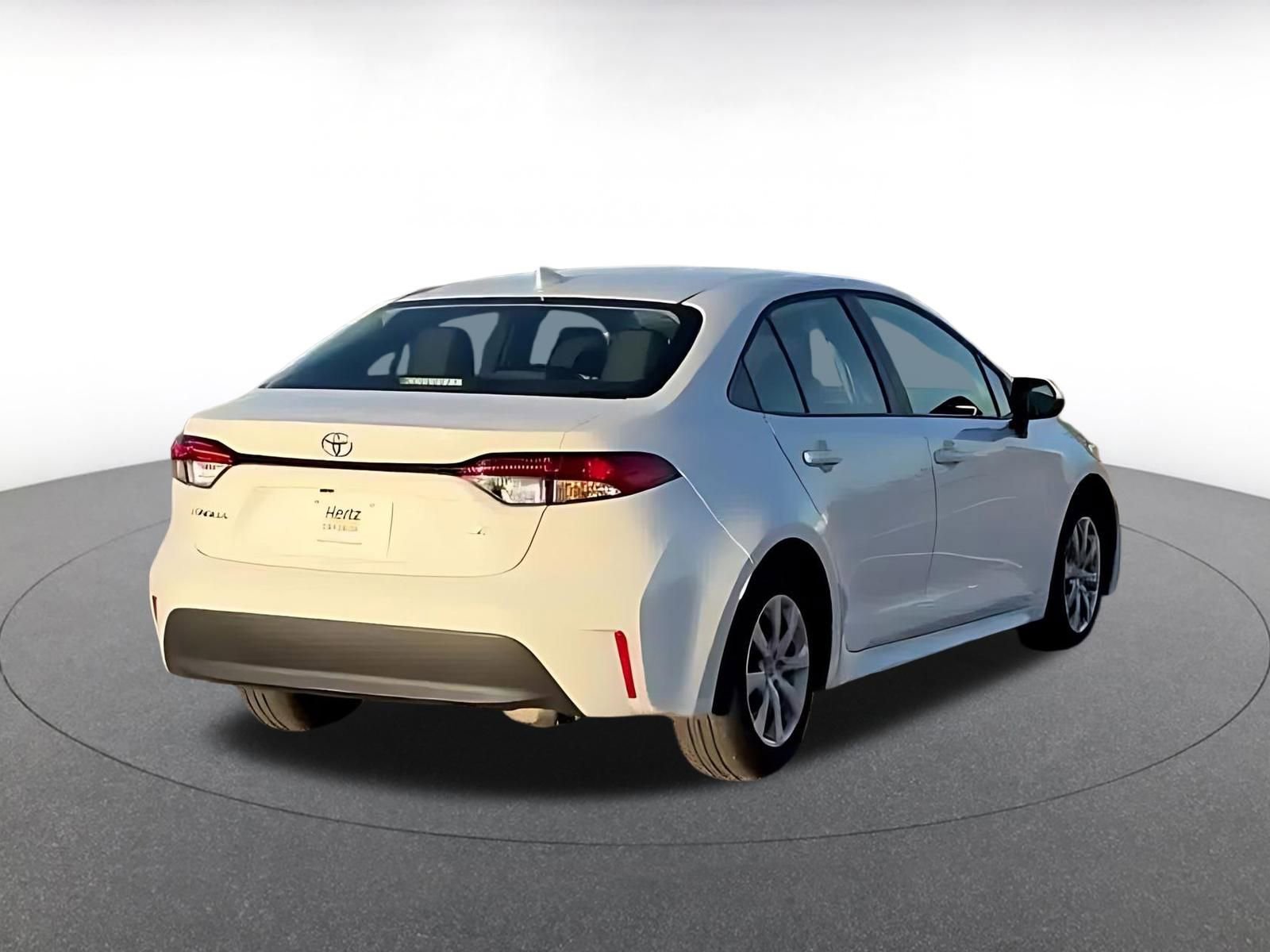 Used 2025 Toyota Corolla LE image 14