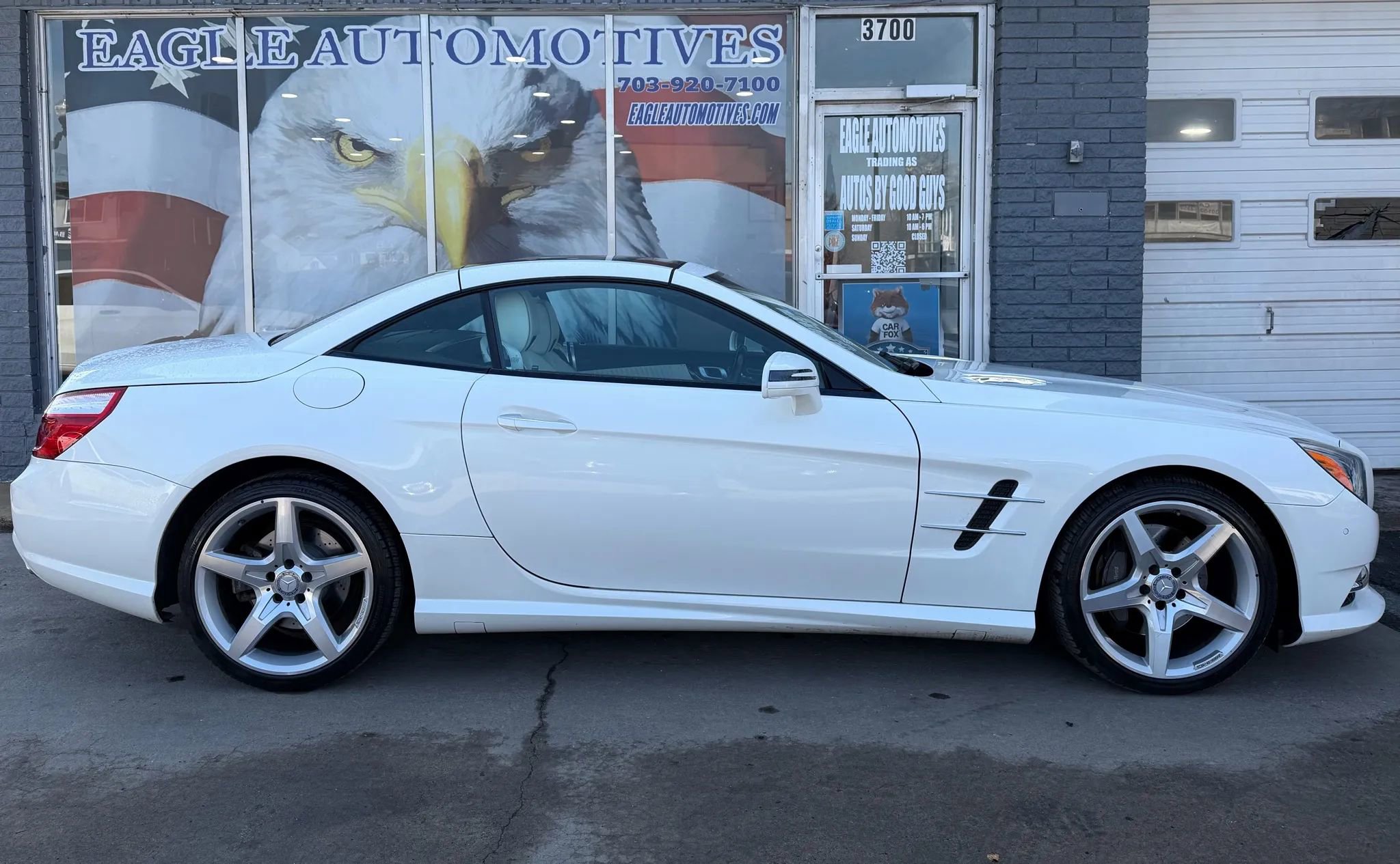 Used 2016 Mercedes-Benz SL 550 w/ Driver Assistance Package image 2