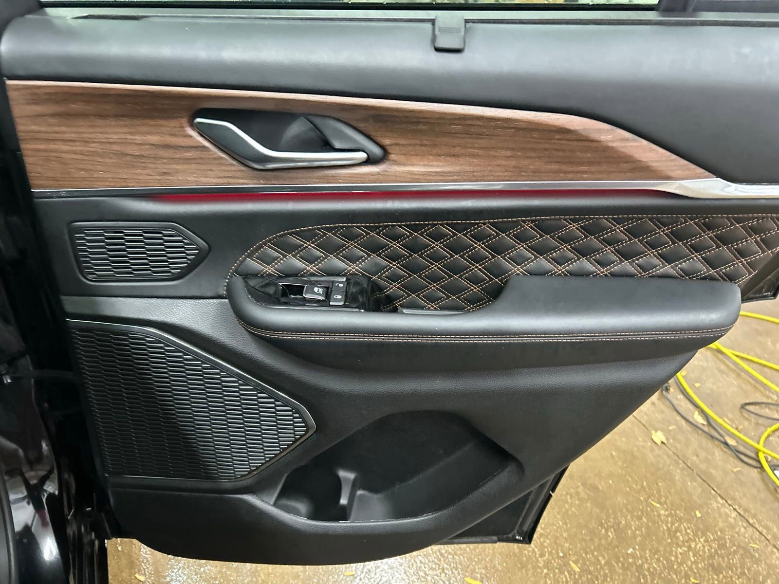 Certified 2023 Jeep Grand Cherokee Summit w/ Luxury Tech Group V image 30