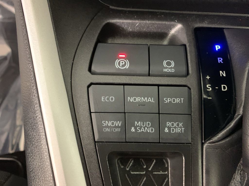 Used 2024 Toyota RAV4 LE AWD/4WD image 26