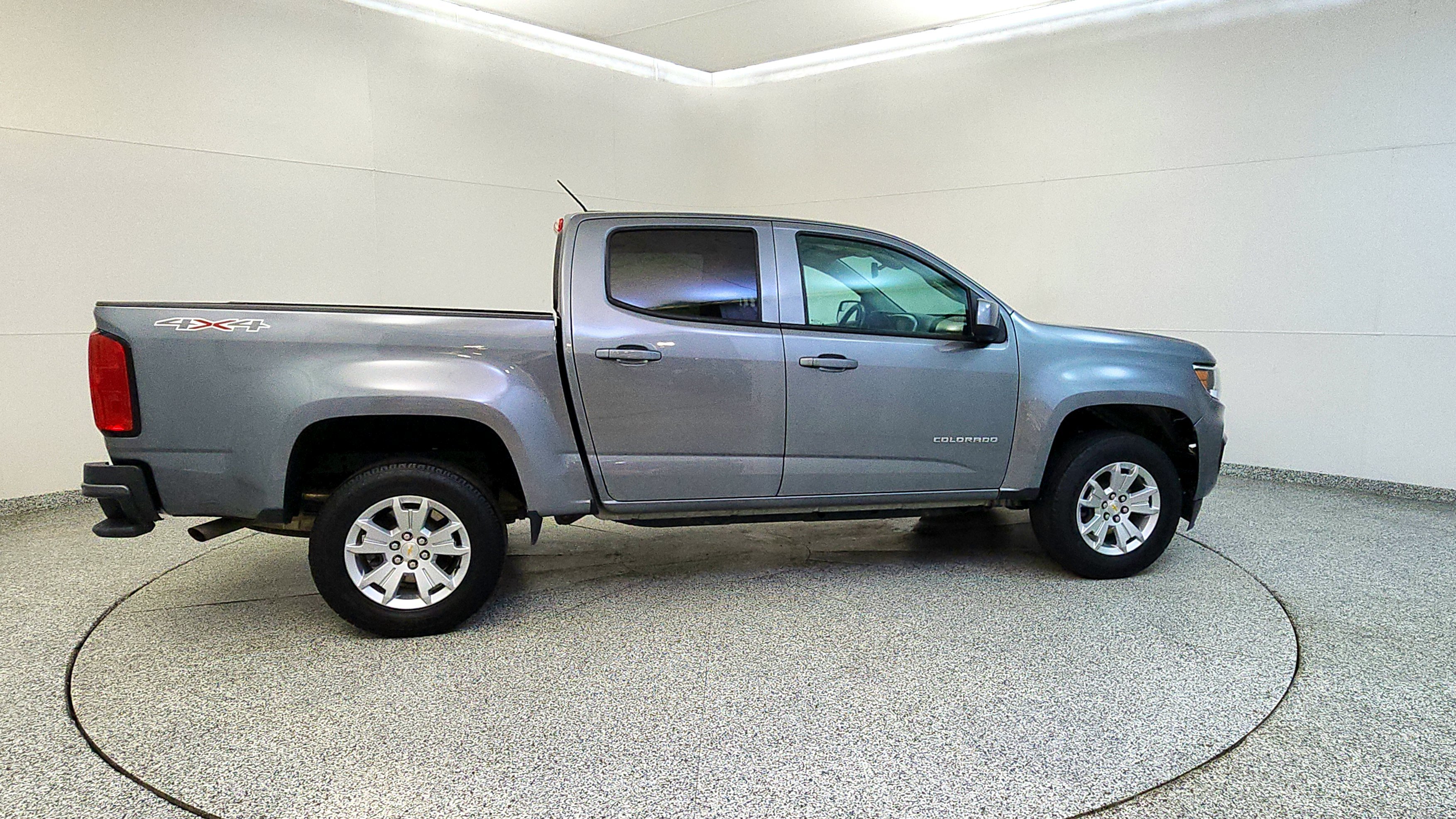 Used 2022 Chevrolet Colorado LT w/ LT Convenience Package AWD/4WD image 8