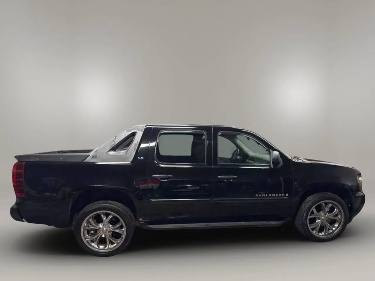 Used 2008 Chevrolet Avalanche LS w/ Convenience Package #1 image 2