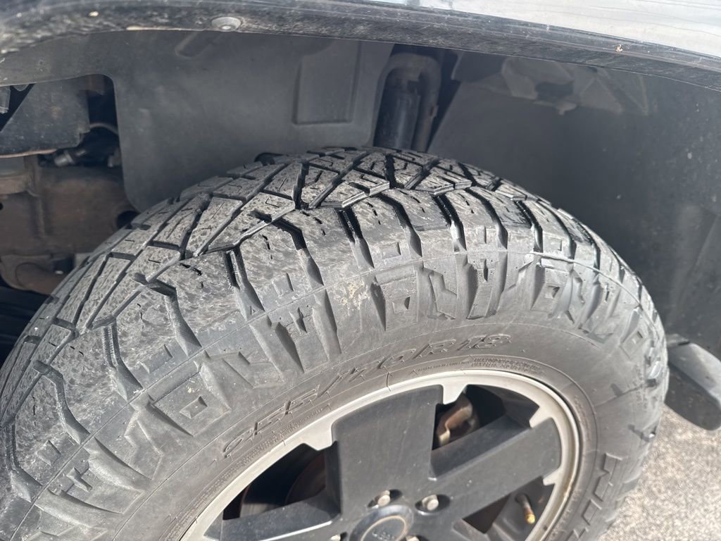 Used 2012 Jeep Wrangler Unlimited Sahara image 11