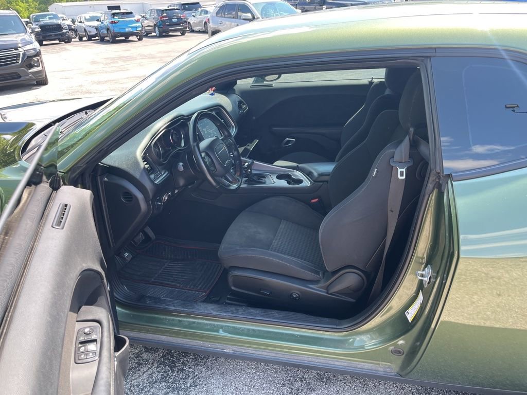 Used 2019 Dodge Challenger R/T RWD image 5