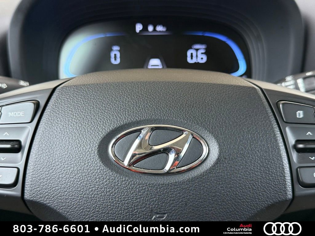 Used 2024 Hyundai Venue Limited image 24