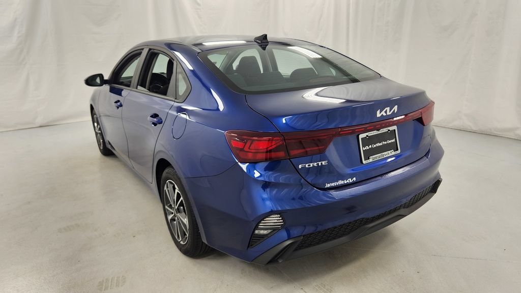 Used 2023 Kia Forte LXS w/ LXS Technology Package FWD image 5