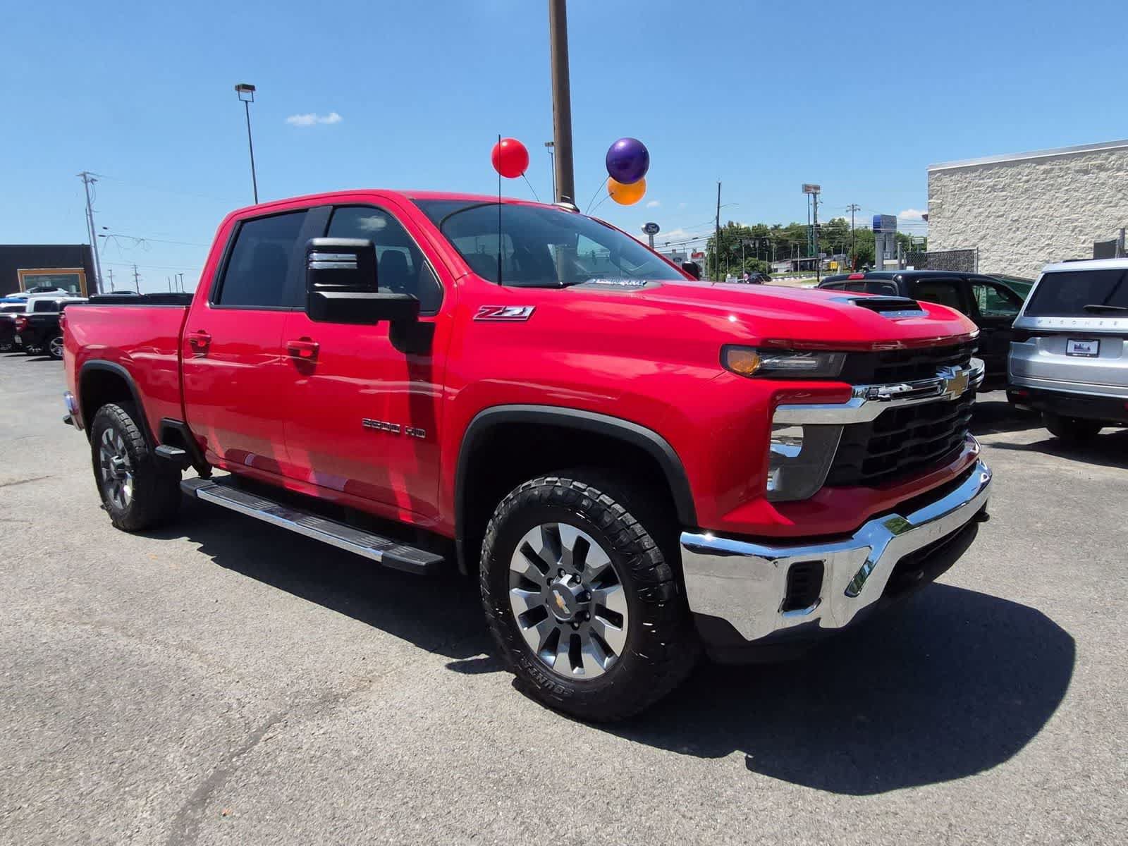 Used 2024 Chevrolet Silverado 2500 LT AWD/4WD image 2