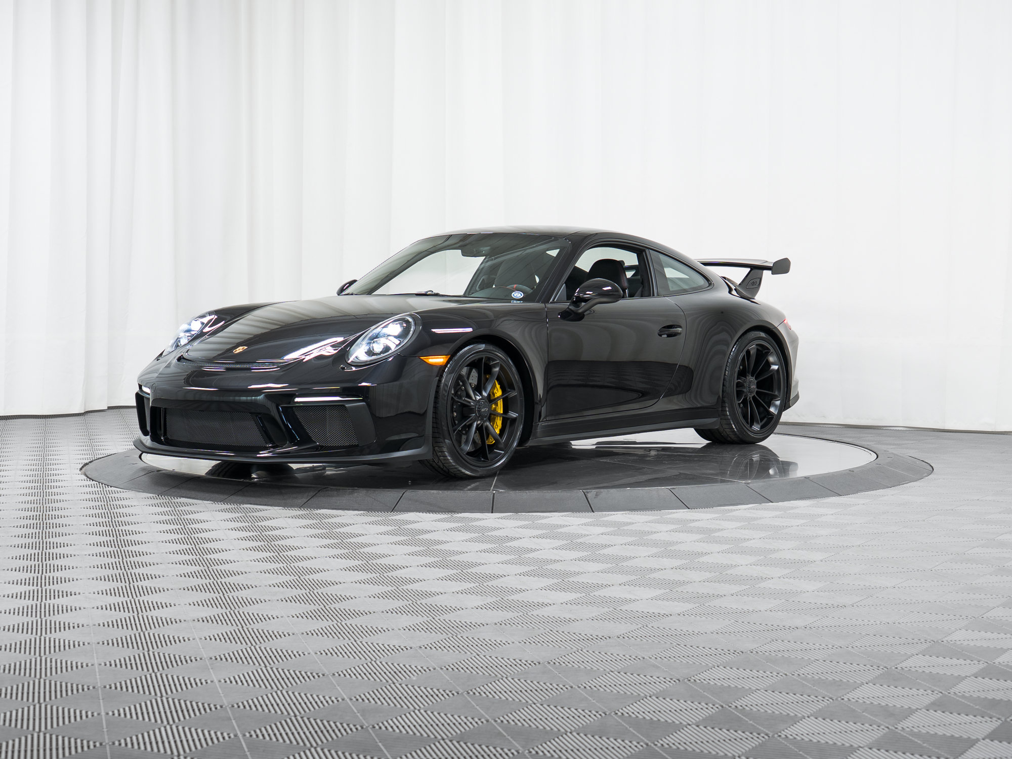 Certified 2018 Porsche 911 GT3 RWD image 40