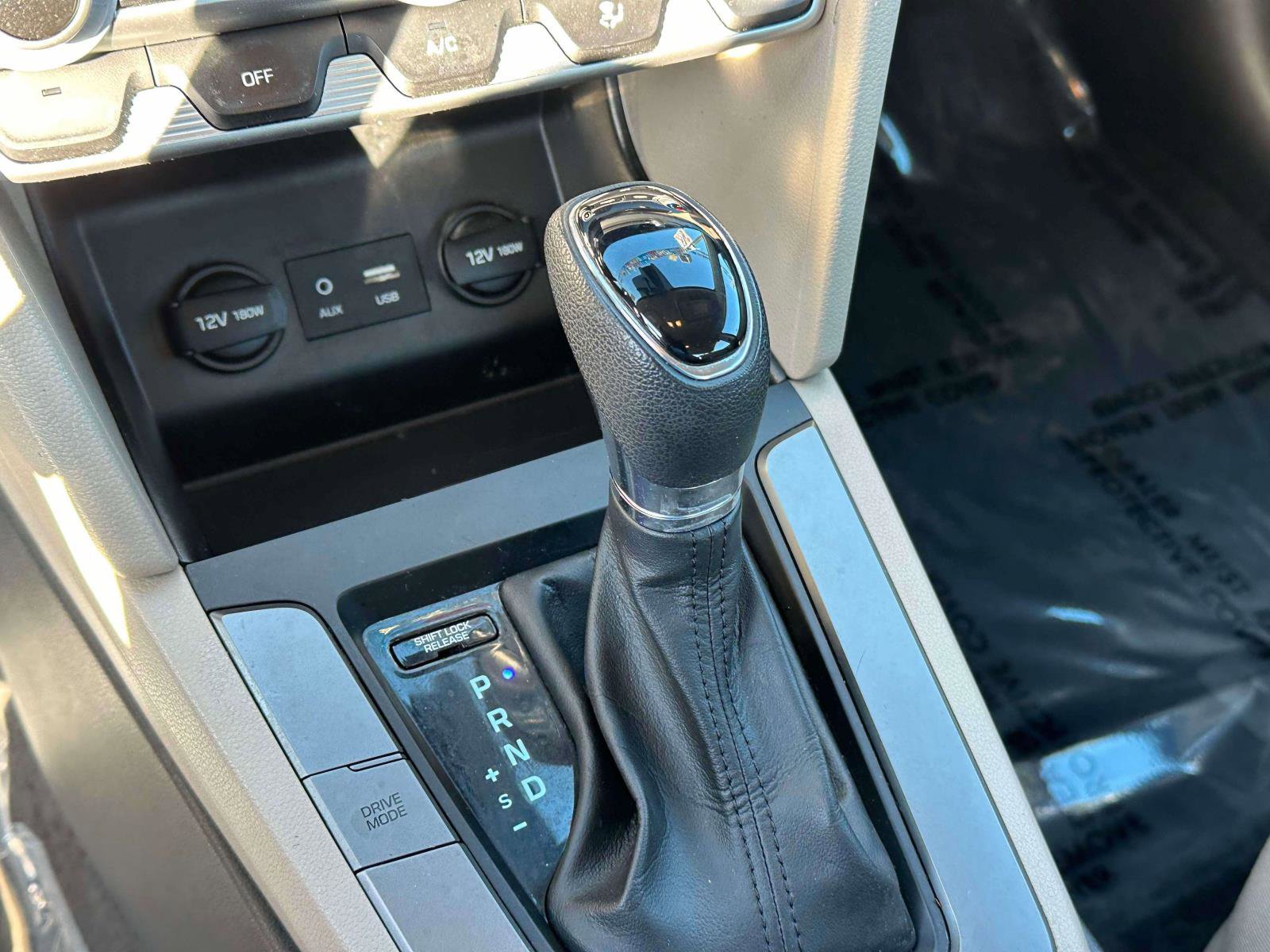 Used 2020 Hyundai Elantra SEL image 25