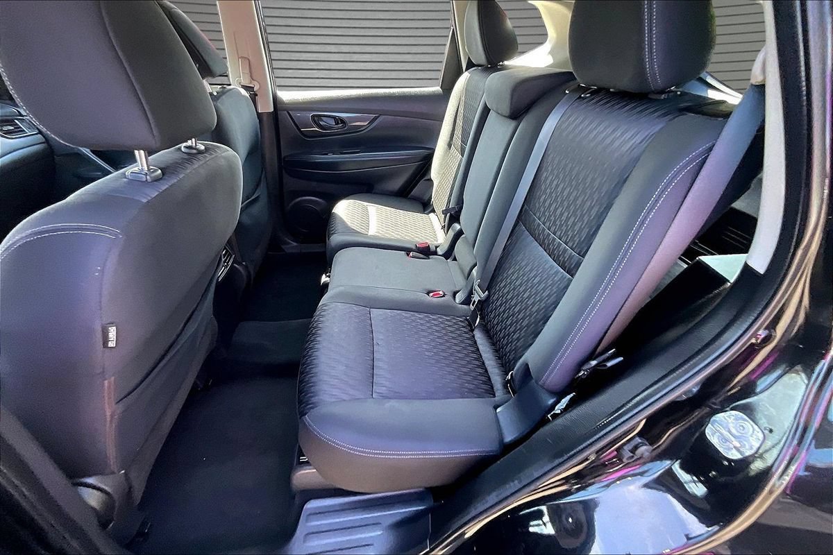 Used 2020 Nissan Rogue S FWD image 22