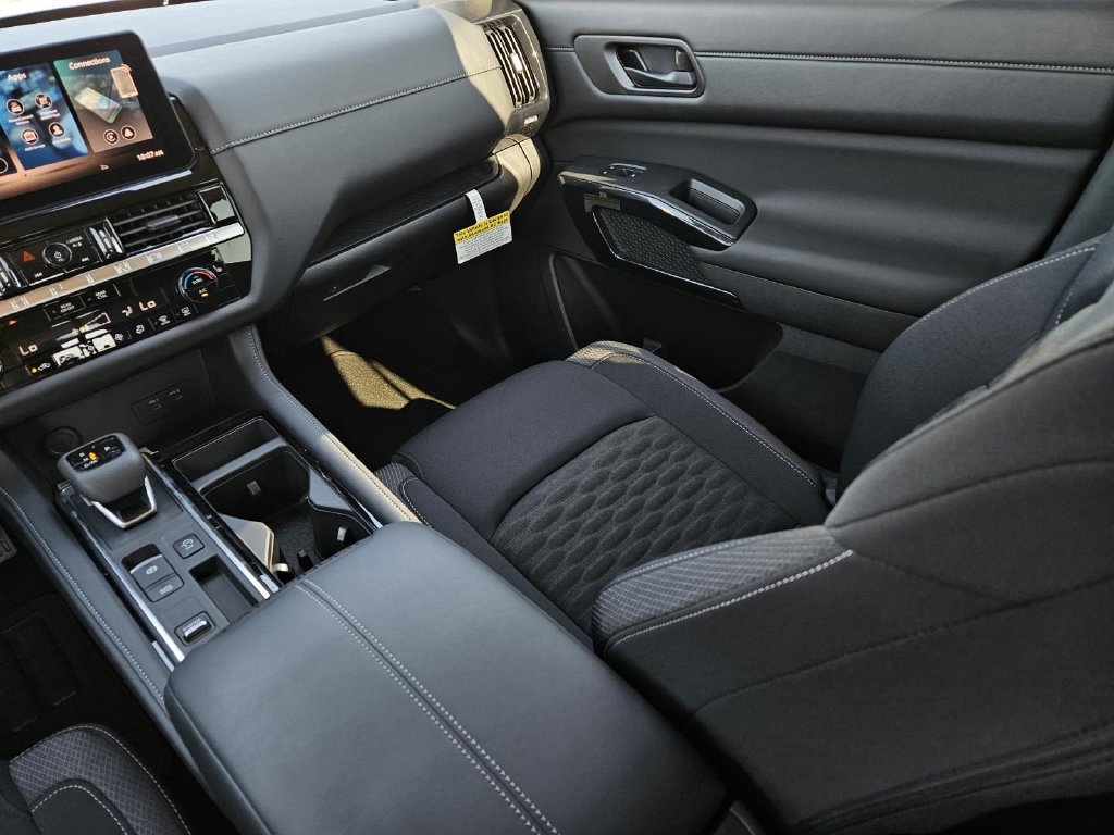 Certified 2026 Nissan Pathfinder SV FWD image 11