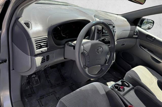 Used 2007 Toyota Sienna LE FWD image 11