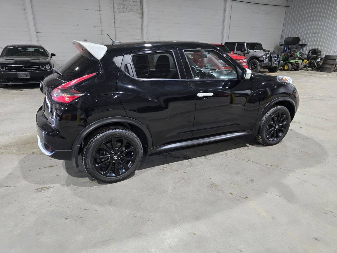 Used 2017 Nissan Juke SV AWD/4WD image 12