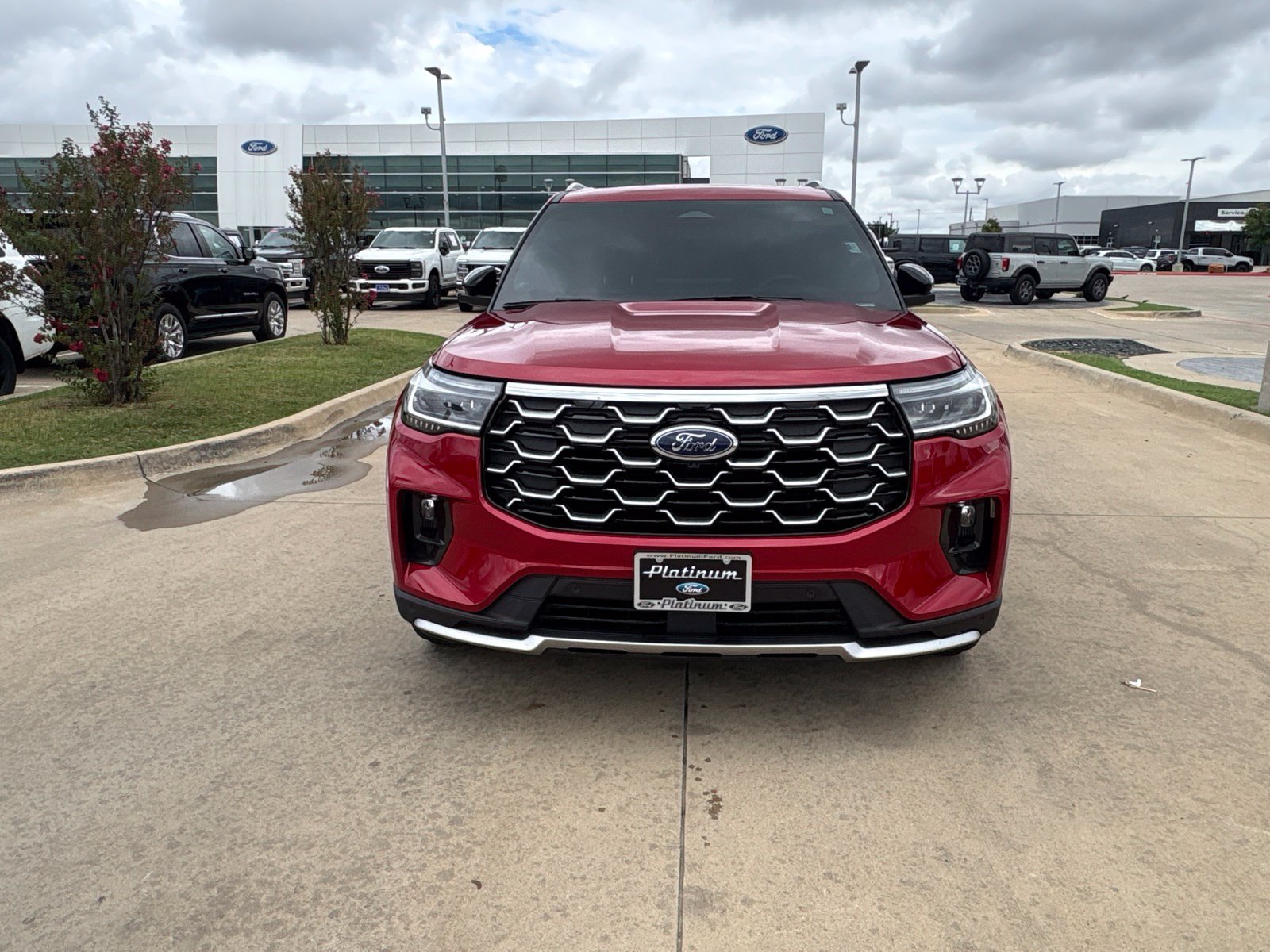 Certified 2025 Ford Explorer Platinum RWD image 9