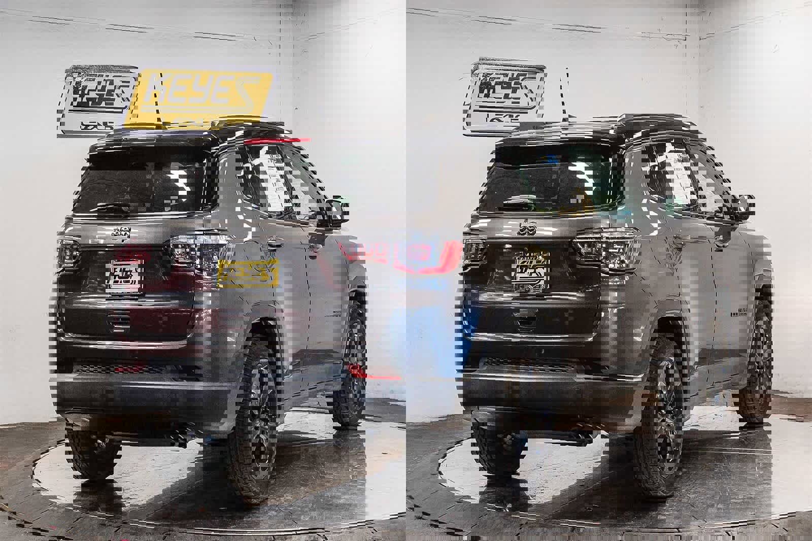 Used 2020 Jeep Compass Latitude image 4