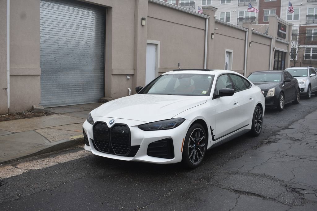 Used 2023 BMW i4 eDrive40 w/ M Sport Package image 2