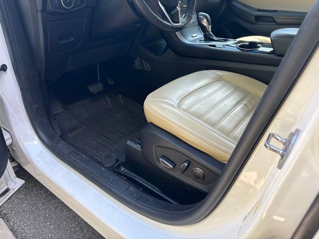 Used 2017 Ford Edge SEL w/ Equipment Group 201A AWD/4WD image 5