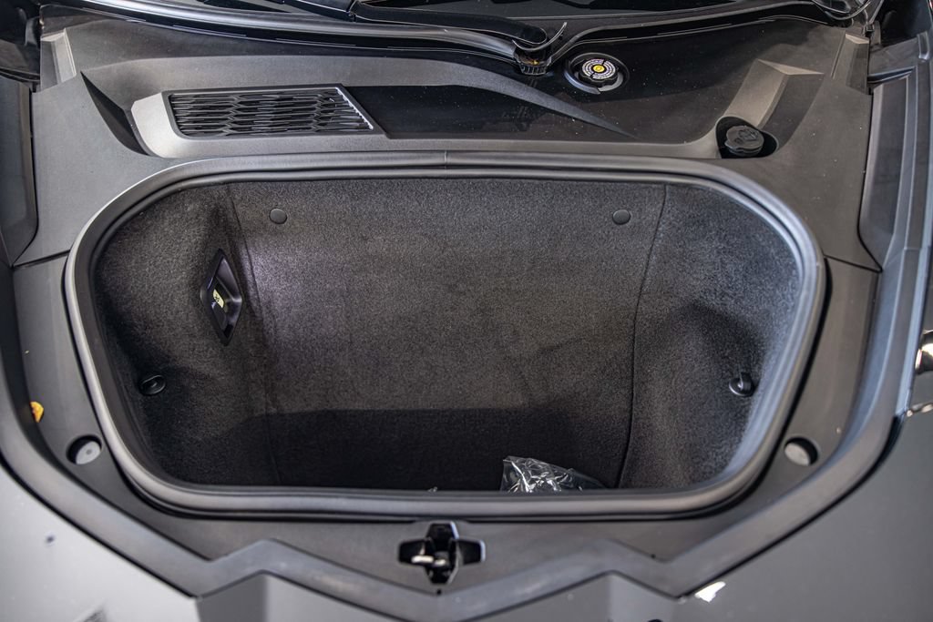 Used 2024 Chevrolet Corvette Stingray Preferred Cpe w/ Z51 Performance Package RWD image 5