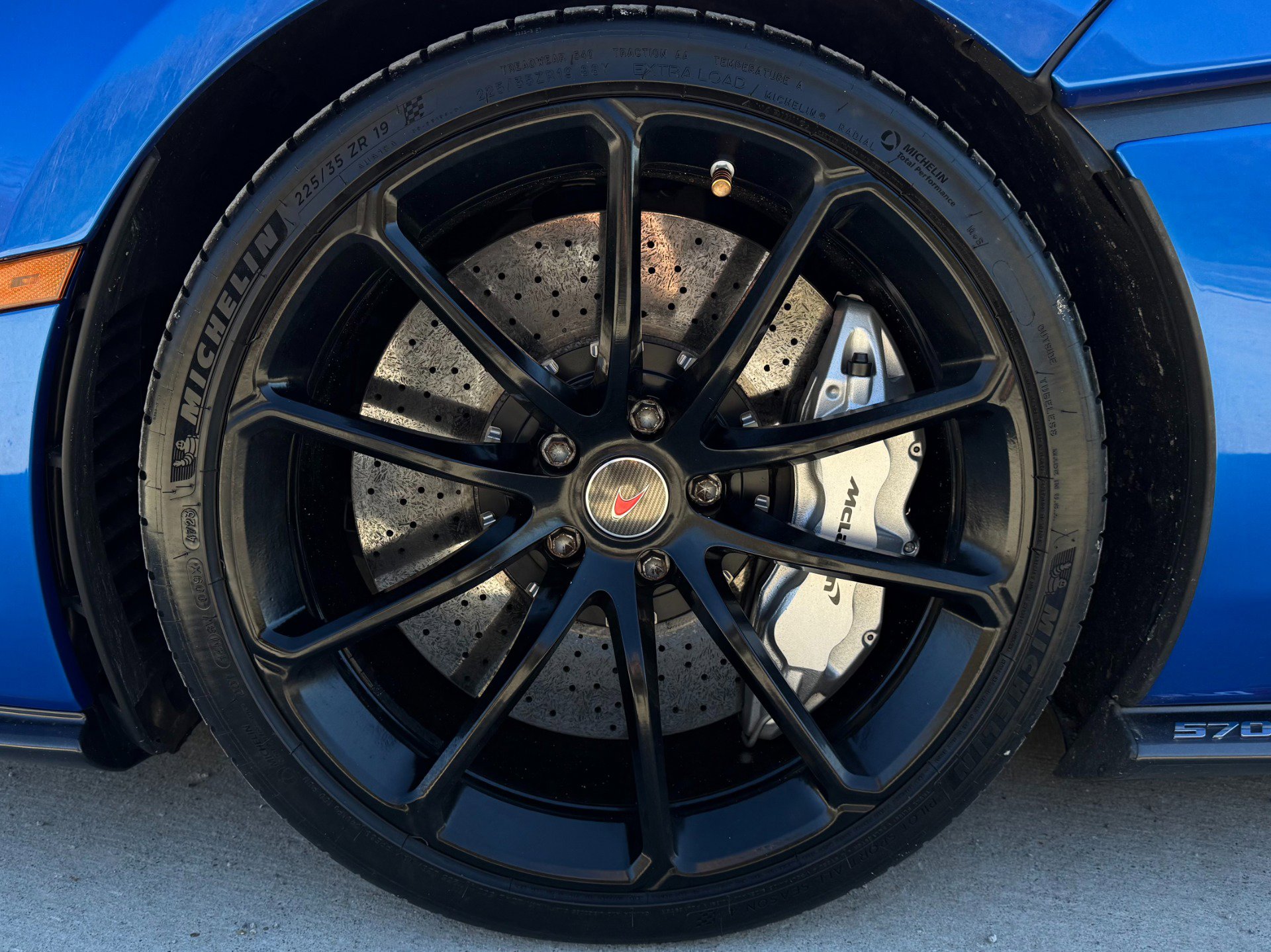 Used 2018 McLaren 570S Spider image 65