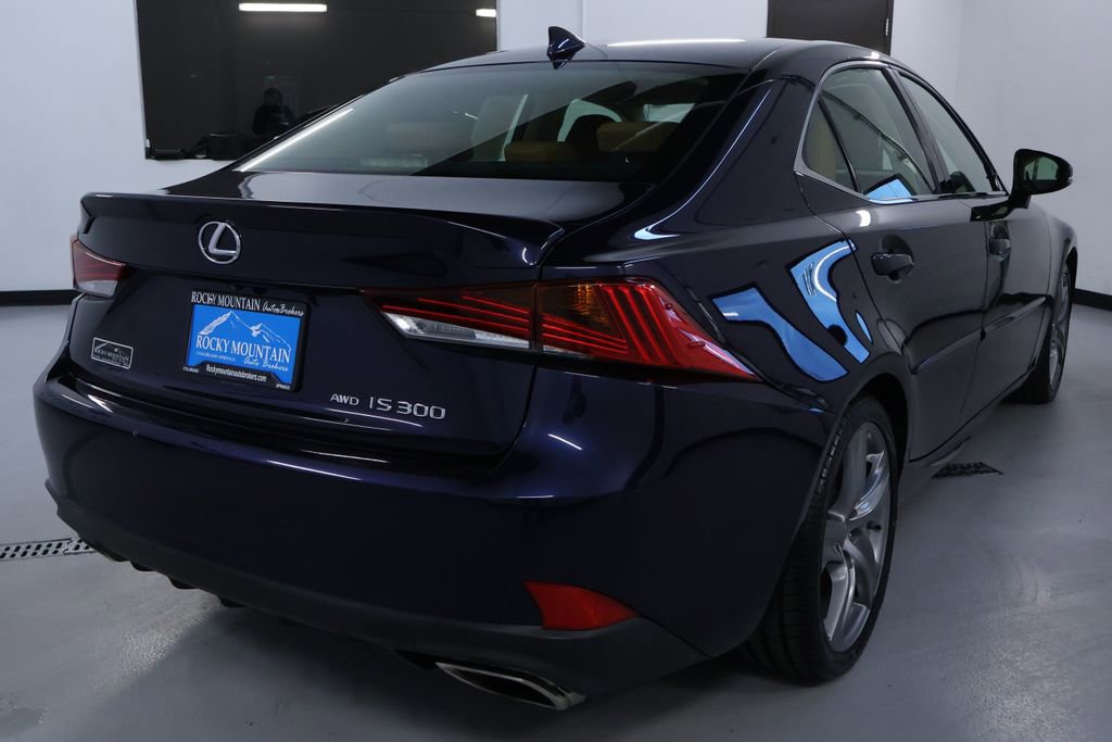 Used 2017 Lexus IS 300 AWD image 7