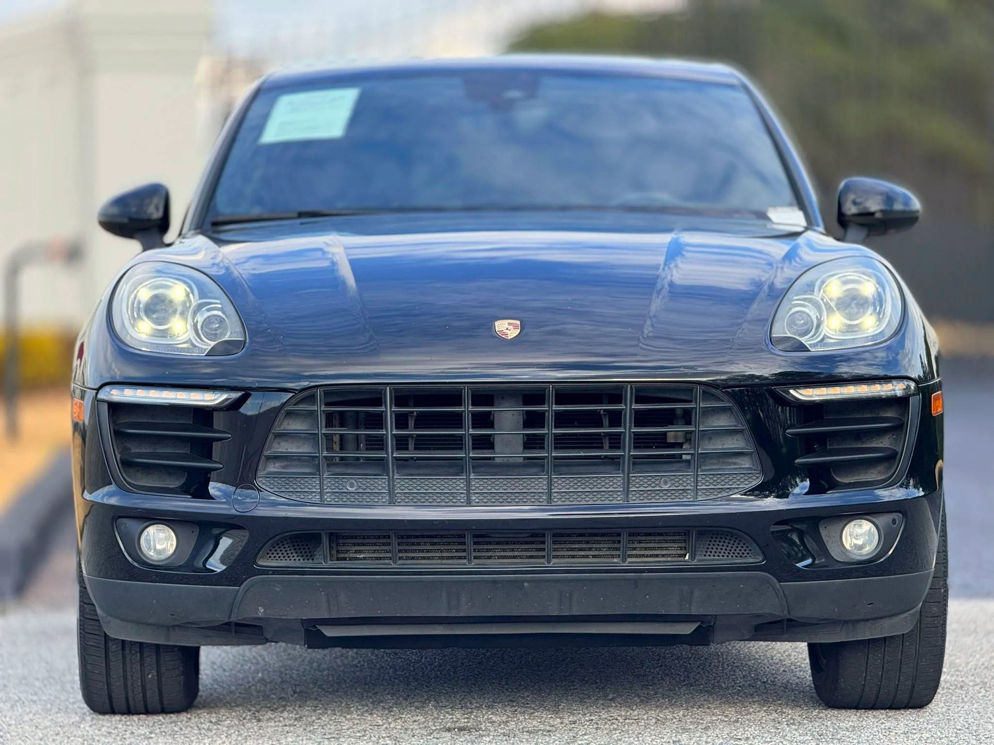 Used 2017 Porsche Macan AWD/4WD image 3