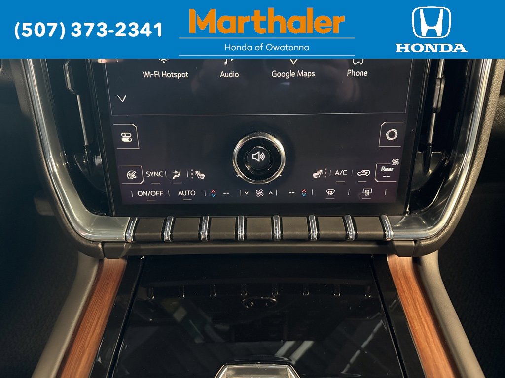 Used 2025 GMC Yukon XL Denali image 25