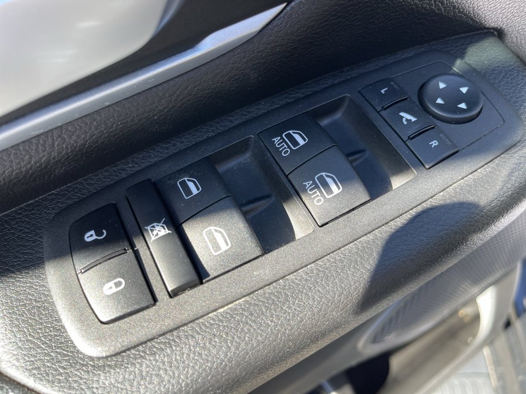 Used 2023 RAM 1500 Big Horn AWD/4WD image 13
