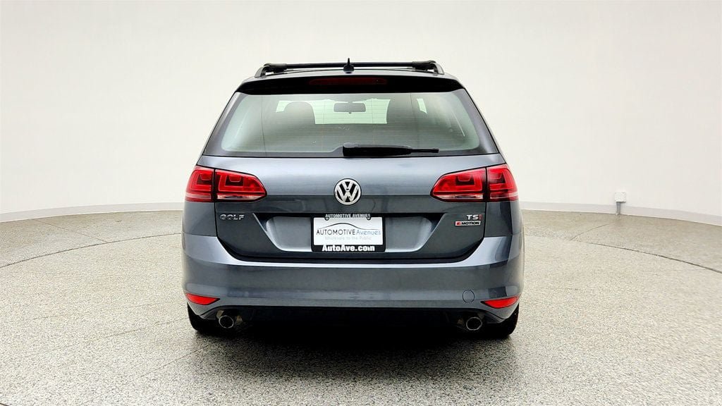 Used 2017 Volkswagen Golf S AWD/4WD image 6